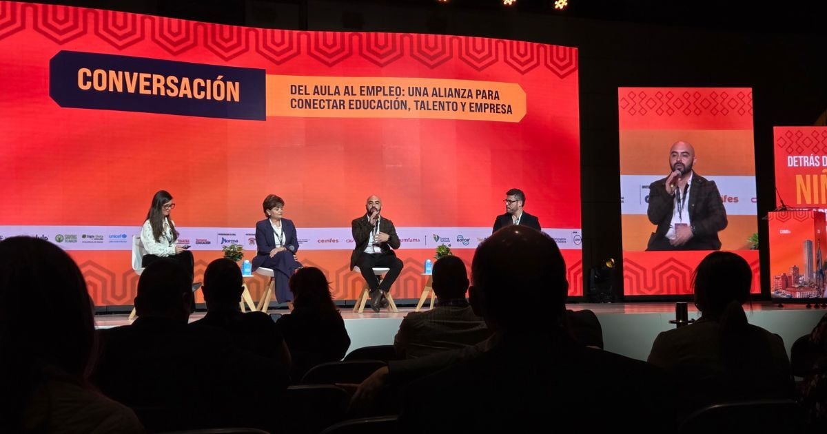 Representantes del sector educativo conversan sobre formación, empleo y alianza entre educación y empresas.