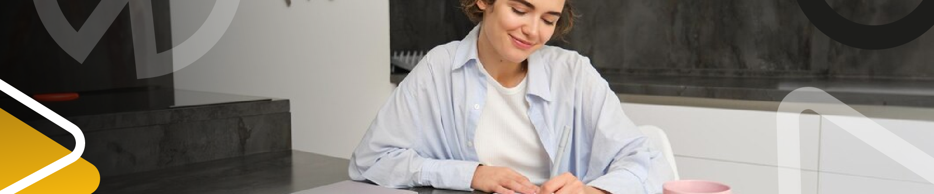 Auxiliar contable en formación realiza actividades de registro y gestión de información financiera