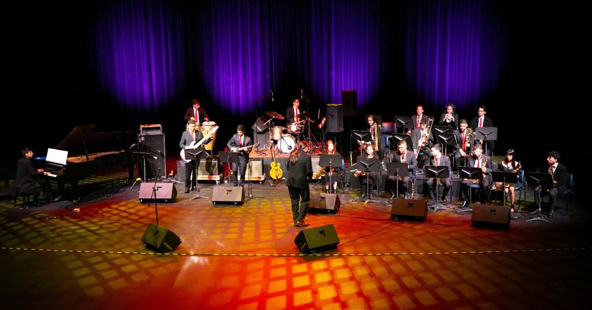 La Big Band conformado por los estudiantes del Programa de Jazz