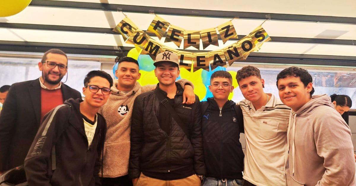 Estudiantes de los programas tecnológicos y técnicos de la CET Colsubsidio.